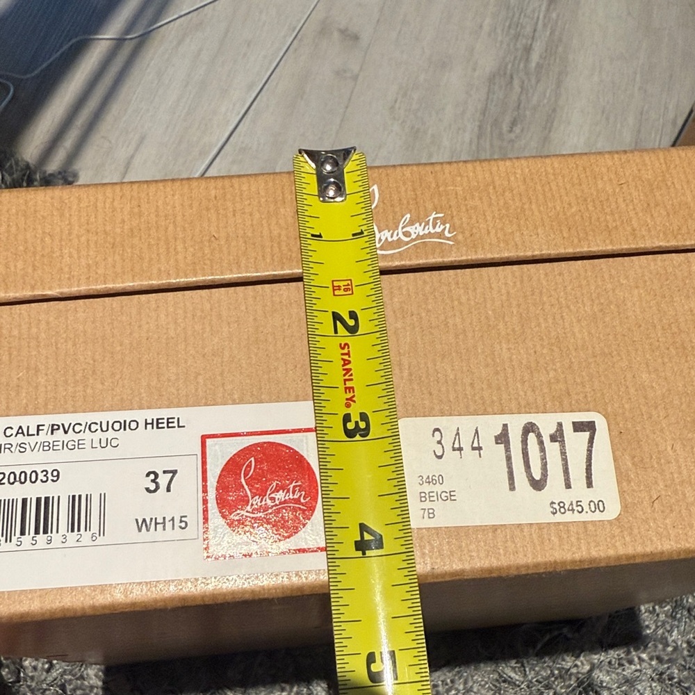 Christian Louboutin Tan Box with White Logo - Picture 5 of 5